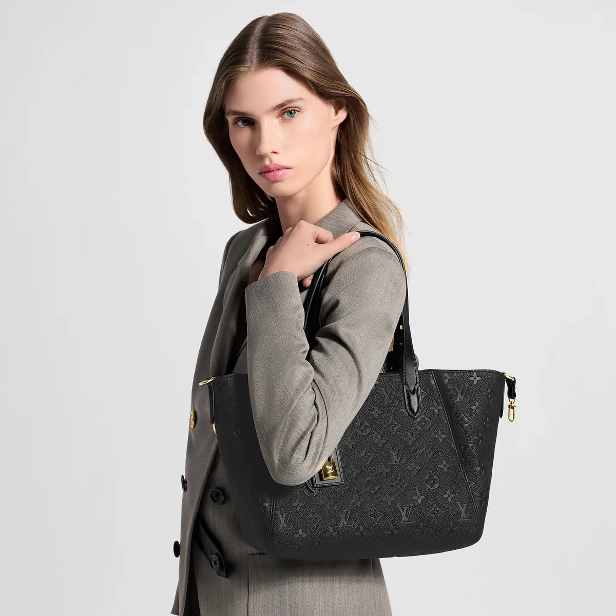 Latest Baby Collection: Luxury Handbag with Refined Versatility